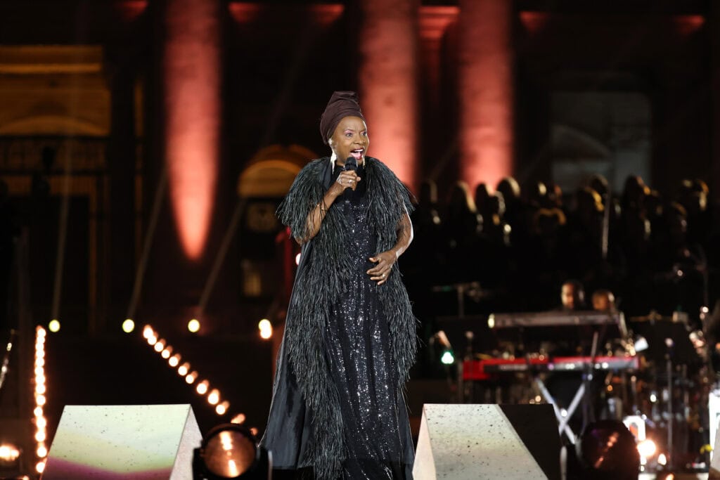 VATIKÁN, VATIKÁN – 13. SEPTEMBER: Angélique Kidjo sa zúčastňuje podujatia „Grace For The World“ na Námestí svätého Petra 13. septembra 2025 vo Vatikáne, Vatikán. (Foto: Daniele Venturelli/Getty Images pre Grace For The World)