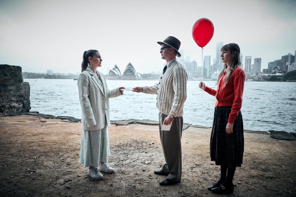 Australia Red Balloon Takeover / Zdroj: HBO
