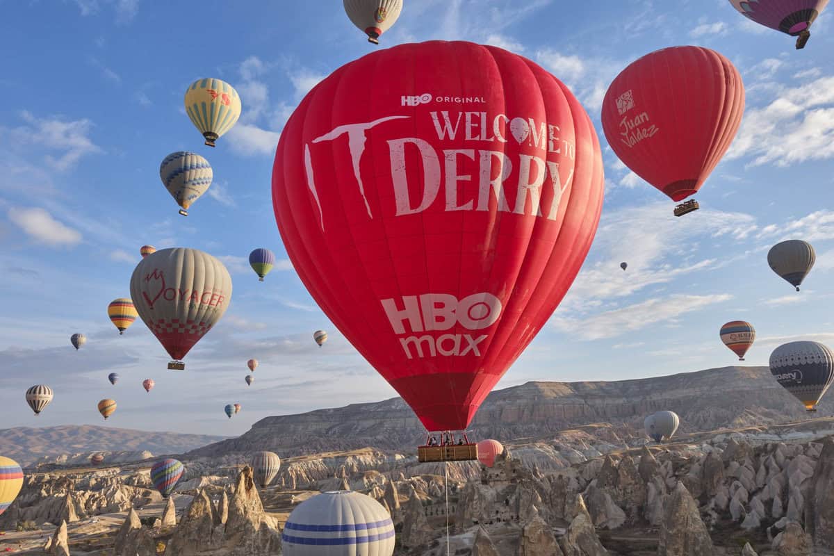 Cappadocia Red Balloon Takeover / Zdroj: HBO