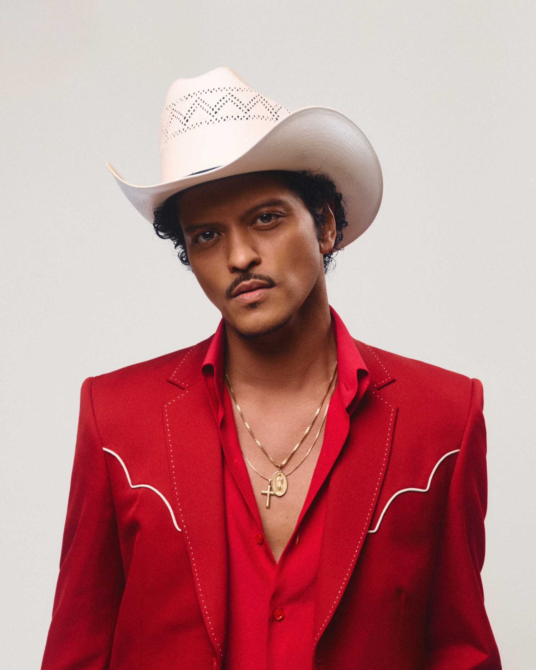 Bruno Mars sa vracia s albumom The Romantic | Rádio VIVA